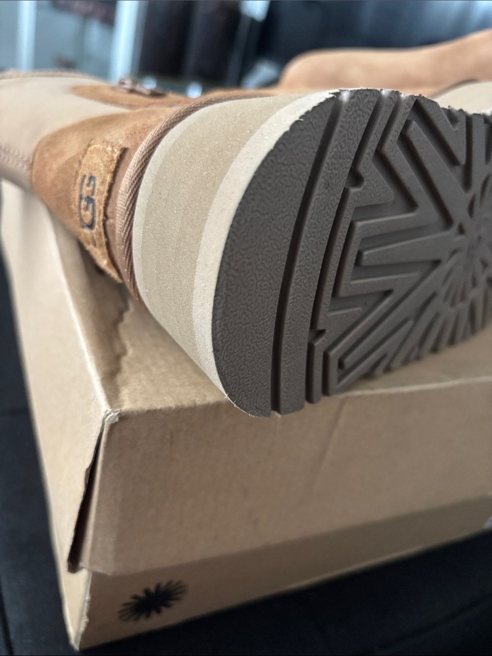 Ugg - Picture 10 of 16